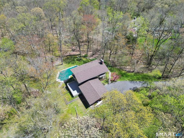 18 Ledgewood Road, Redding, CT 06896