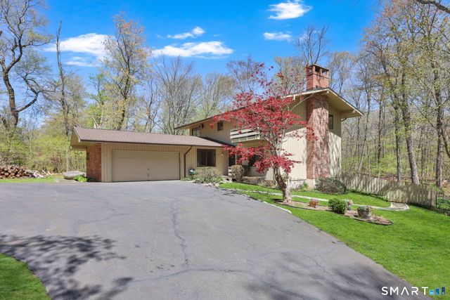 18 Ledgewood Road, Redding, CT 06896