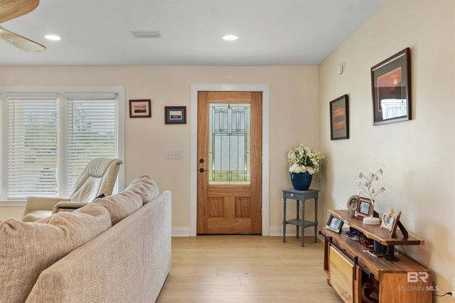 302 W Satsuma Avenue, Foley, AL 36535