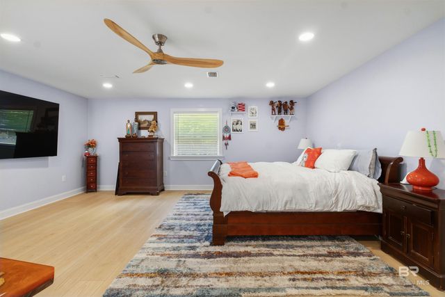 302 W Satsuma Avenue, Foley, AL 36535