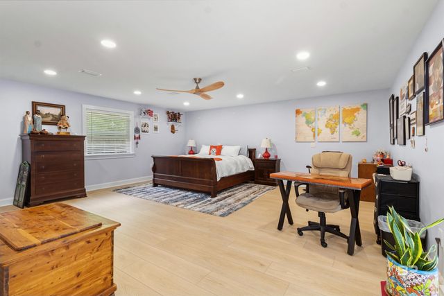 302 W Satsuma Avenue, Foley, AL 36535