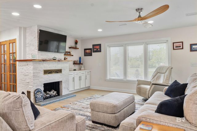 302 W Satsuma Avenue, Foley, AL 36535