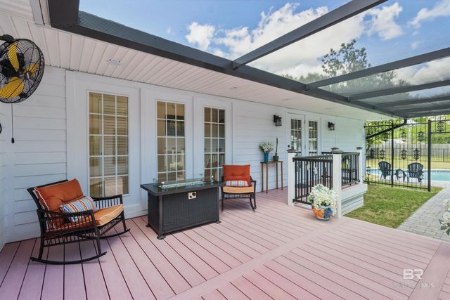 302 W Satsuma Avenue, Foley, AL 36535