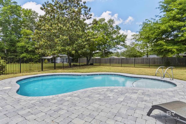 302 W Satsuma Avenue, Foley, AL 36535