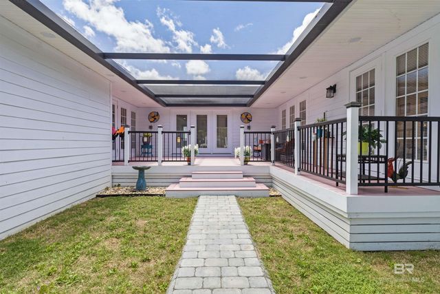 302 W Satsuma Avenue, Foley, AL 36535