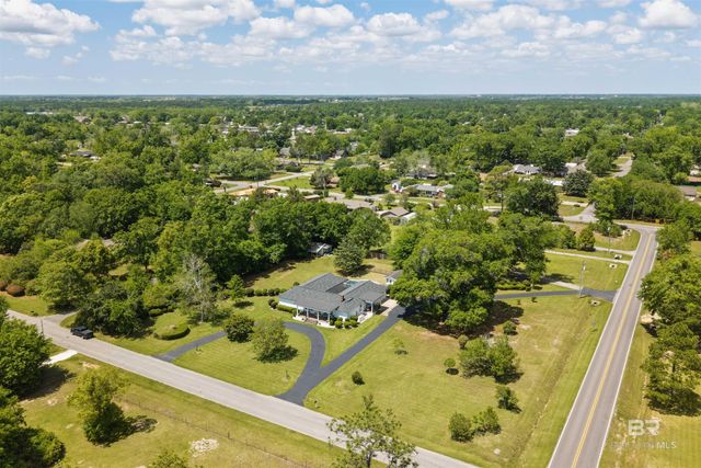 302 W Satsuma Avenue, Foley, AL 36535