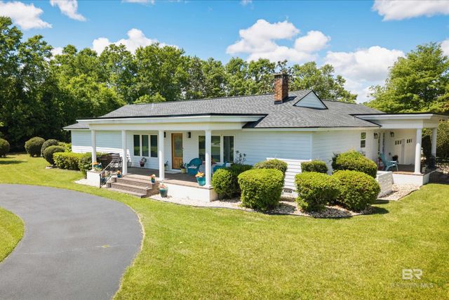 302 W Satsuma Avenue, Foley, AL 36535