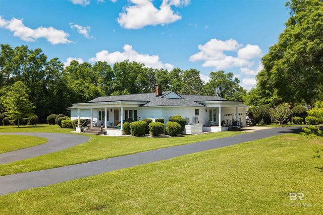 302 W Satsuma Avenue, Foley, AL 36535