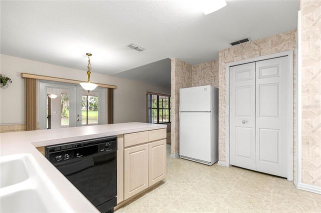 4216 NE 32ND CIRCLE, Ocala, FL 34479