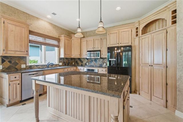 15212 Fontana Street, Leawood, KS 66224