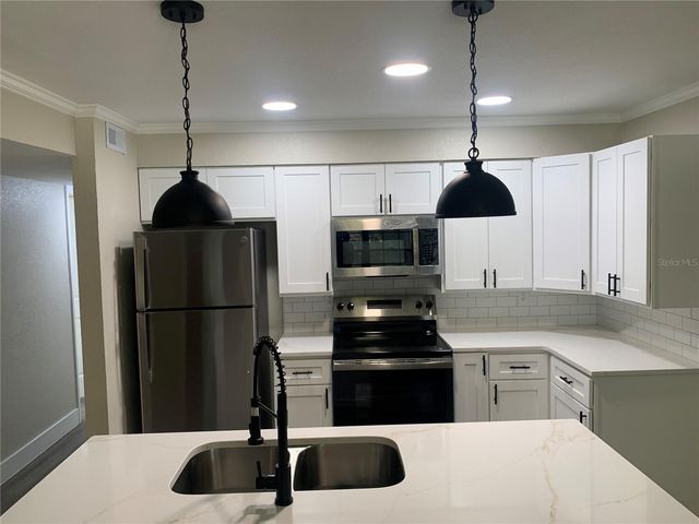 1915 WEEKS AVENUE, Orlando, FL 32806