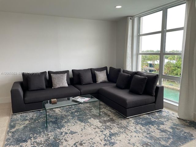 9800 W Bay Harbor Dr 603, Bay Harbor Islands, FL 33154