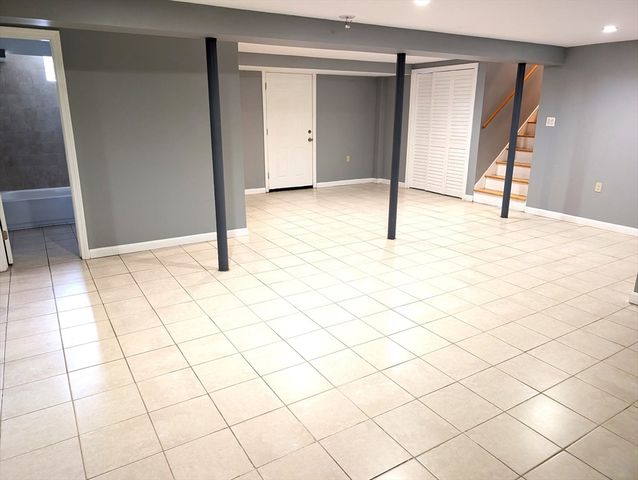 98 Pleasant View St, Methuen, MA 01844