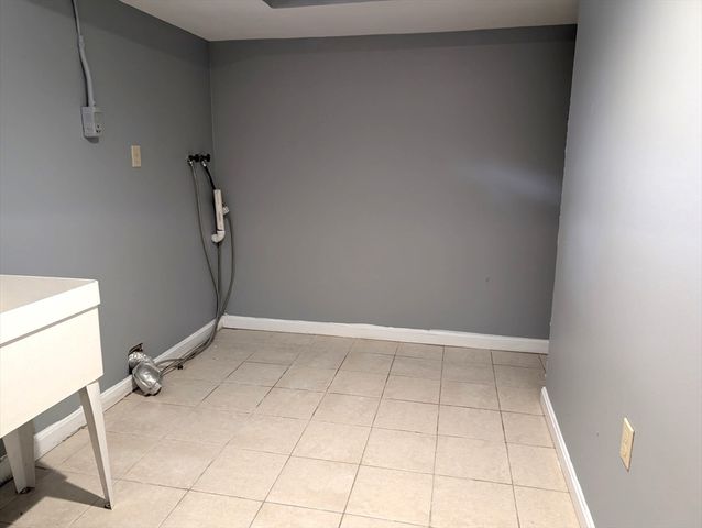 98 Pleasant View St, Methuen, MA 01844