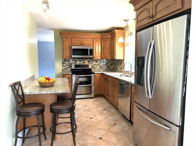 98 Pleasant View St, Methuen, MA 01844
