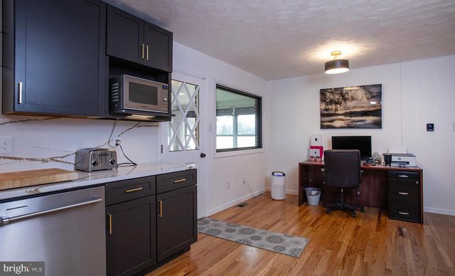 762 SAND HILL RD, Selinsgrove, PA 17870