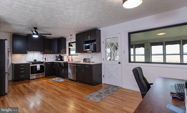 762 SAND HILL RD, Selinsgrove, PA 17870