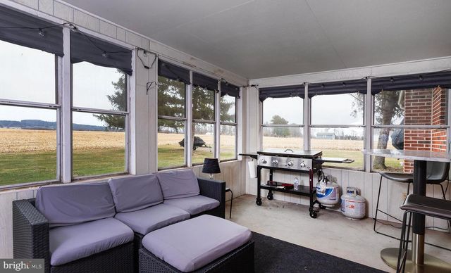 762 SAND HILL RD, Selinsgrove, PA 17870