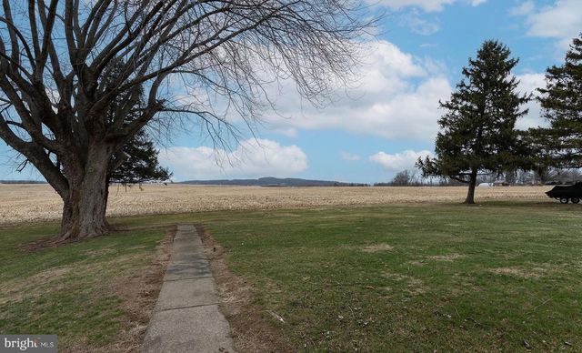 762 SAND HILL RD, Selinsgrove, PA 17870