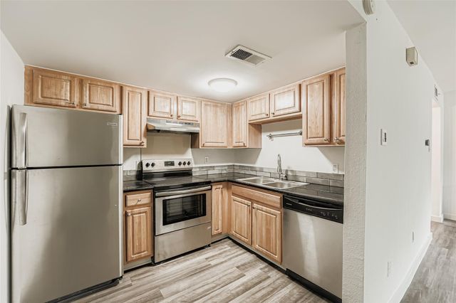 2124 Burton DR 149, Austin, TX 78741