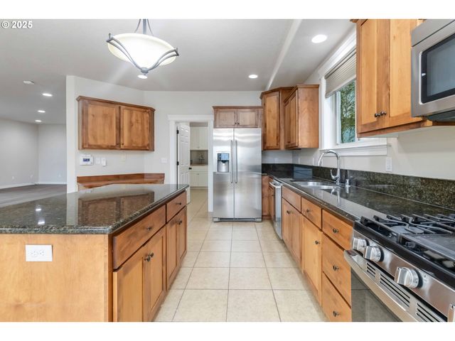 119 PENINSULA Dr, Kelso, WA 98626