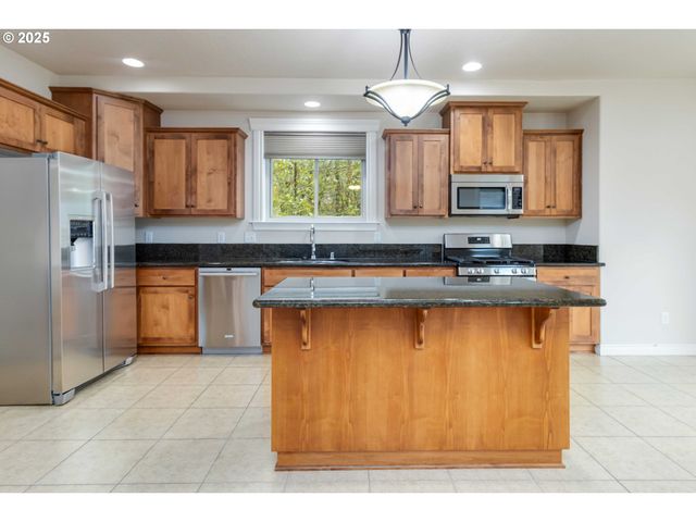 119 PENINSULA Dr, Kelso, WA 98626