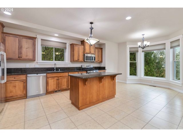 119 PENINSULA Dr, Kelso, WA 98626