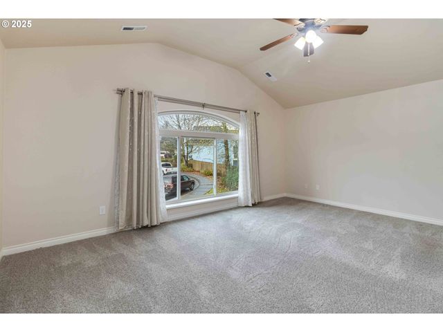 119 PENINSULA Dr, Kelso, WA 98626