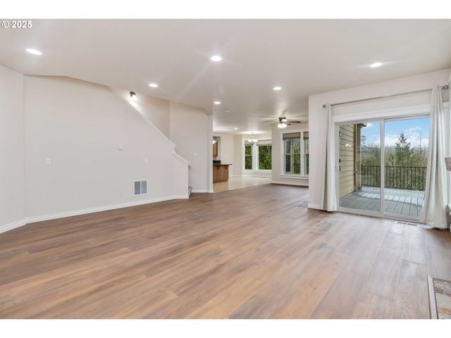 119 PENINSULA Dr, Kelso, WA 98626