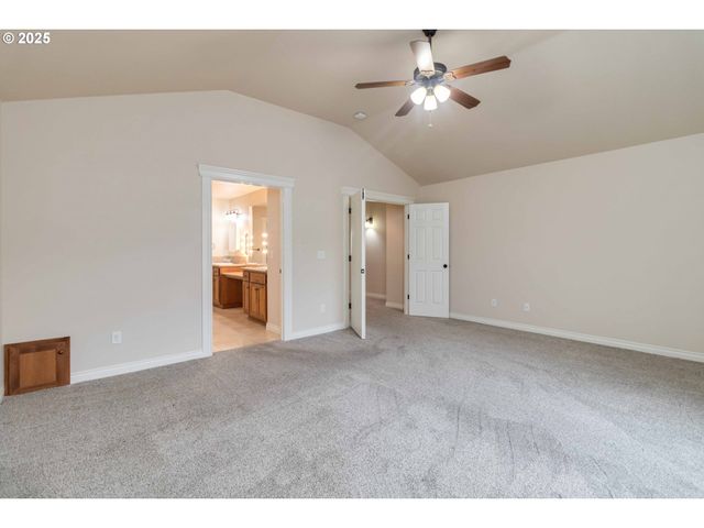 119 PENINSULA Dr, Kelso, WA 98626