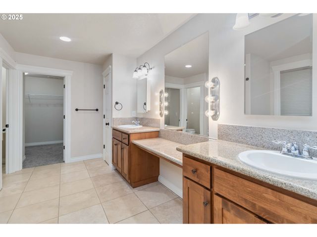 119 PENINSULA Dr, Kelso, WA 98626