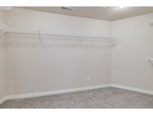 119 PENINSULA Dr, Kelso, WA 98626