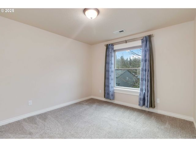 119 PENINSULA Dr, Kelso, WA 98626