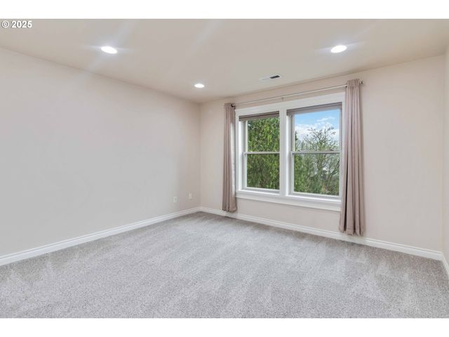 119 PENINSULA Dr, Kelso, WA 98626