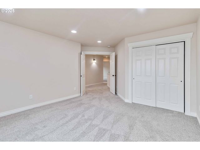 119 PENINSULA Dr, Kelso, WA 98626