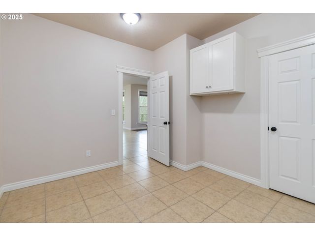 119 PENINSULA Dr, Kelso, WA 98626