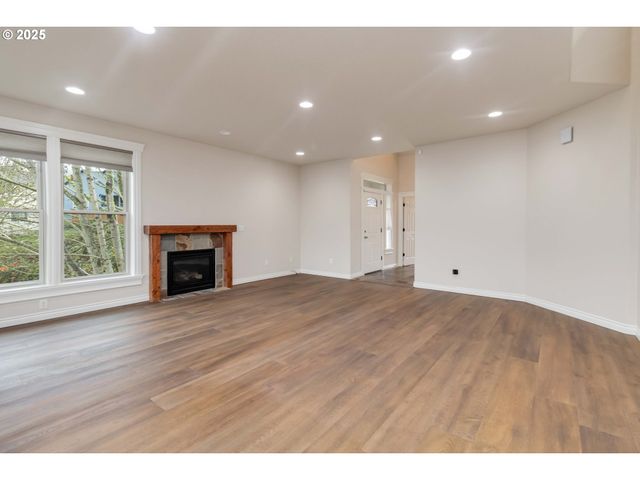 119 PENINSULA Dr, Kelso, WA 98626