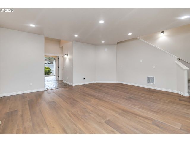 119 PENINSULA Dr, Kelso, WA 98626