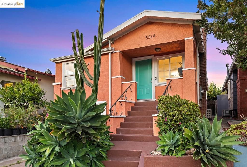 5524 Shattuck Ave, Oakland, CA 94609