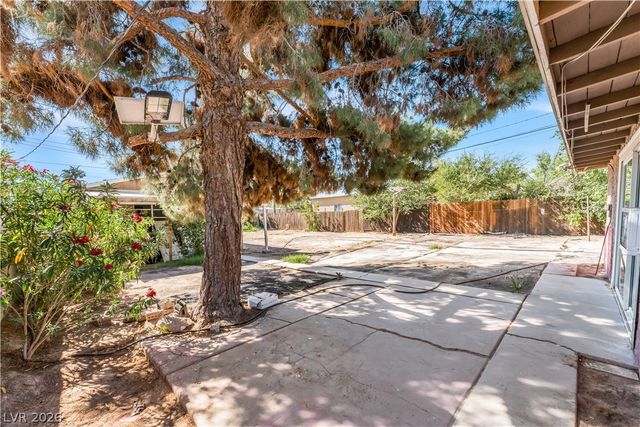 203 Earl Street, Las Vegas, NV 89101