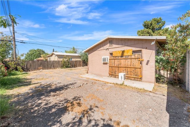 203 Earl Street, Las Vegas, NV 89101