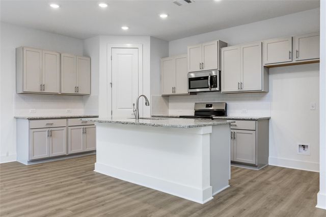 20110 Lee LN, Lago Vista, TX 78645