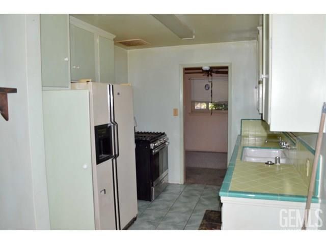 901 Greenwood Drive, Bakersfield, CA 93306