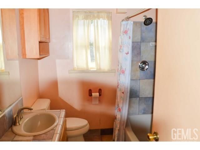 901 Greenwood Drive, Bakersfield, CA 93306