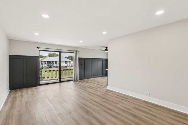 1728 N Emerald Bay 4, Palatine, IL 60074