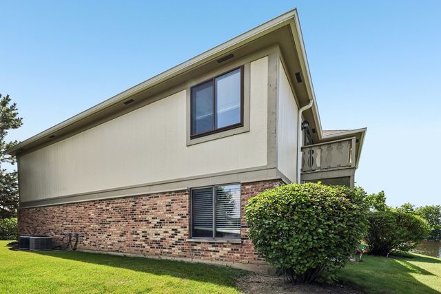 1728 N Emerald Bay 4, Palatine, IL 60074