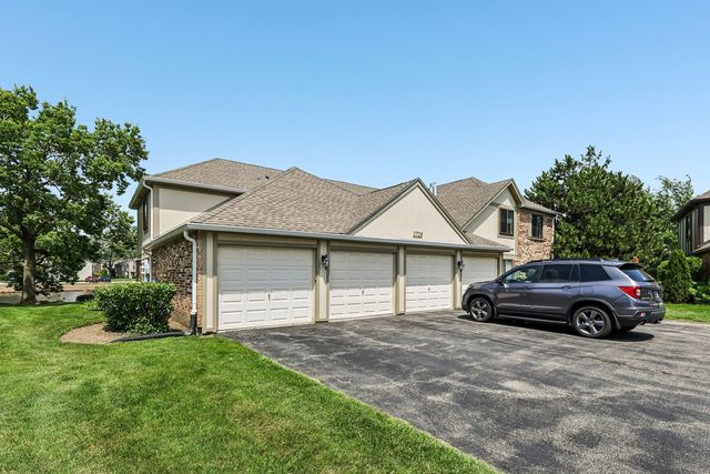 1728 N Emerald Bay 4, Palatine, IL 60074