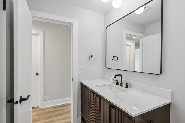 1728 N Emerald Bay 4, Palatine, IL 60074