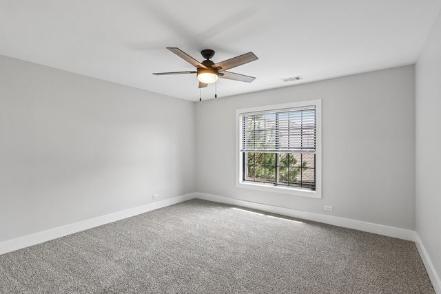 1728 N Emerald Bay 4, Palatine, IL 60074