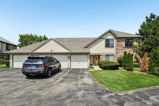 1728 N Emerald Bay 4, Palatine, IL 60074